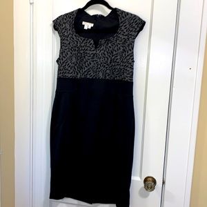 London Times Fitted knee length dress- w/ gray print top & solid black bottom 12